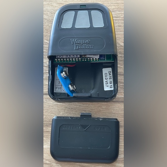 Wayne Dalton Replacement Garage Door Opener Remote Control MODEL 02-3047-3BUH - Picture 5 of 6
